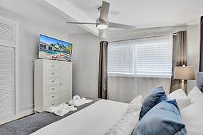 5BR with Heated Pool 5 min to Beach