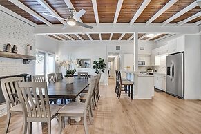 5BR with Heated Pool 5 min to Beach