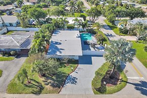 5BR with Heated Pool 5 min to Beach