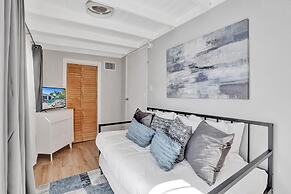 5BR with Heated Pool 5 min to Beach