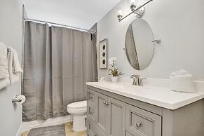 5BR with Heated Pool 5 min to Beach