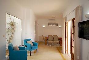 Charming 3-bed Villa With Pool in Olhos de Agua