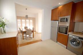 Charming 3-bed Villa With Pool in Olhos de Agua
