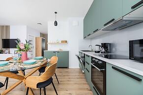 Apartment Bronowicka by Renters