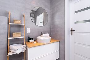 Apartment Bronowicka by Renters