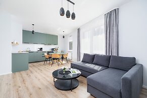 Apartment Bronowicka by Renters