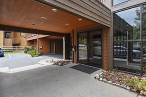 Cedar Lodge 221 Condo by Redawning