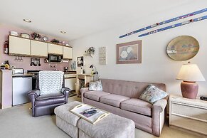 Cedar Lodge 221 Condo by Redawning