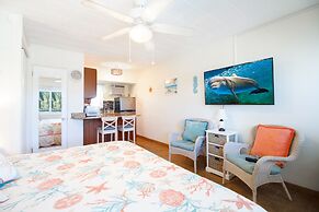 Tropic Terrace #31 - Beachfront Rental 1 Bedroom Condo by RedAwning
