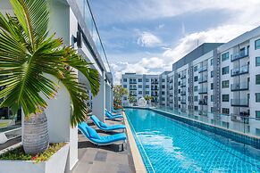 Pool Views De Luxe at Arcadia Beach Resort