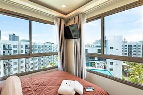 Pool Views De Luxe at Arcadia Beach Resort