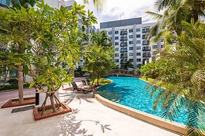 Pool Views De Luxe at Arcadia Beach Resort