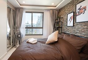 Pool Views De Luxe at Arcadia Beach Resort