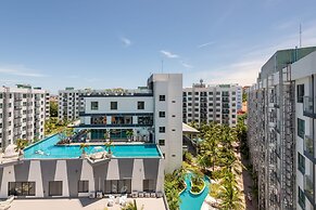 Pool Views De Luxe at Arcadia Beach Resort