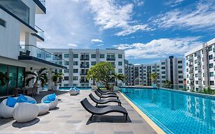 Pool Views De Luxe at Arcadia Beach Resort
