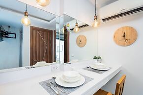 Pool Views De Luxe at Arcadia Beach Resort