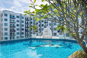 Pool Views De Luxe at Arcadia Beach Resort