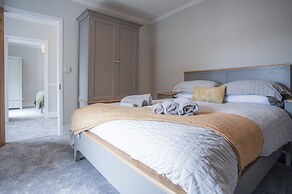 Pendeilo Villa - 5 Bedroom Holiday Home - Amroth