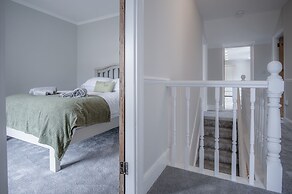 Pendeilo Villa - 5 Bedroom Holiday Home - Amroth