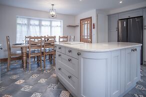 Pendeilo Villa - 5 Bedroom Holiday Home - Amroth