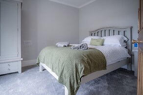 Pendeilo Villa - 5 Bedroom Holiday Home - Amroth