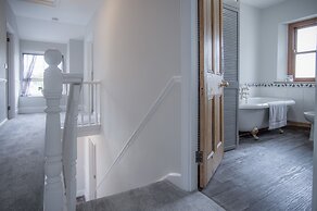 Pendeilo Villa - 5 Bedroom Holiday Home - Amroth