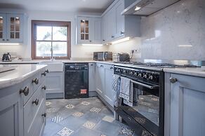 Pendeilo Villa - 5 Bedroom Holiday Home - Amroth