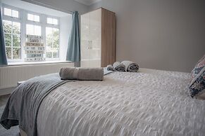 Pendeilo Villa - 5 Bedroom Holiday Home - Amroth