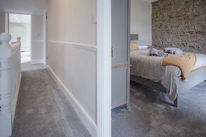 Pendeilo Villa - 5 Bedroom Holiday Home - Amroth