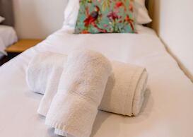 Buck Cottage, Disabled Adapted 3 bed hot tub Pets