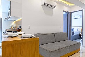 Luxury Apartments Pool & Jacuzzi