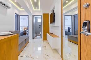 Luxury Apartments Pool & Jacuzzi