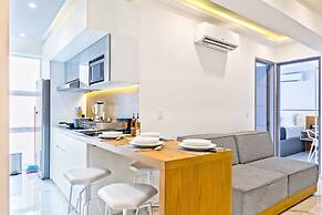 Luxury Apartments Pool & Jacuzzi