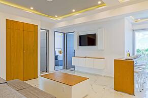 Luxury Apartments Pool & Jacuzzi