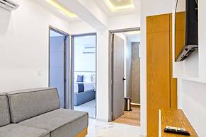 Luxury Apartments Pool & Jacuzzi