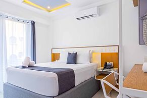 Luxury Apartments Pool & Jacuzzi