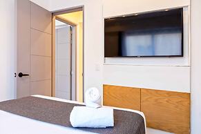 Luxury Apartments Pool & Jacuzzi