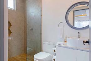 Luxury Apartments Pool & Jacuzzi