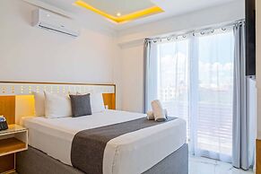 Luxury Apartments Pool & Jacuzzi