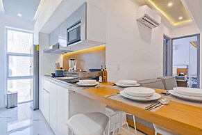 Luxury Apartments Pool & Jacuzzi