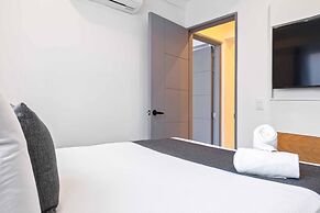 Luxury Apartments Pool & Jacuzzi