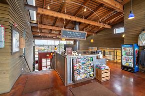 Clint by Avantstay Located Within The Brasada Ranch Community Golf Cou