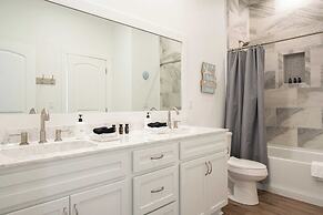 Aquamarine by Avantstay 7BR w/ Pool, Hot Tub, Outdoor Dining, BBQ & Ne