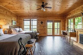 Hickory Ridge by Avantstay Incredible Private Elevated Cabin Sleeps 20