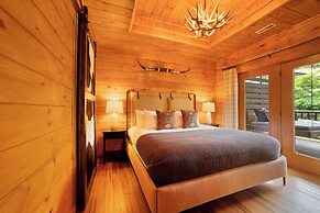 Tennessee Blue by Avantstayheart of Pigeon Forge!