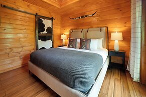 Tennessee Blue by Avantstayheart of Pigeon Forge!