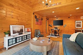 Tennessee Blue by Avantstayheart of Pigeon Forge!