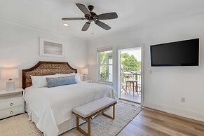 Vitamin Sea by Avantstayminutes From the Beach!