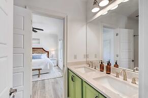 Vitamin Sea by Avantstayminutes From the Beach!