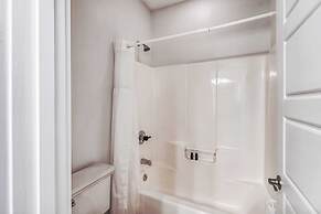 Vitamin Sea by Avantstayminutes From the Beach!